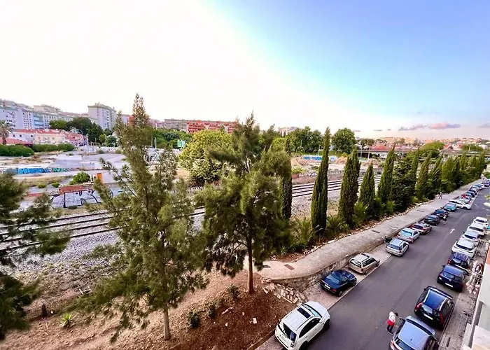 New-romantic Near The Beach! Appartement Paço de Arcos