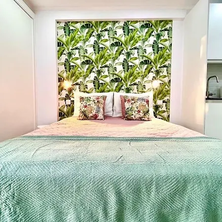 Apartment New-romantic Near The Beach! *