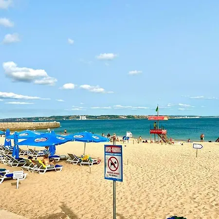 Apartment New-romantic Near The Beach! *