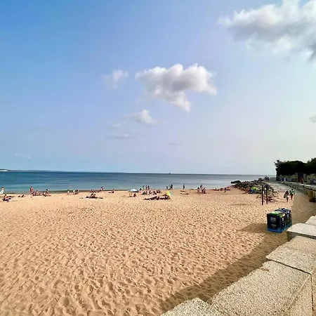 New-romantic Near The Beach! *