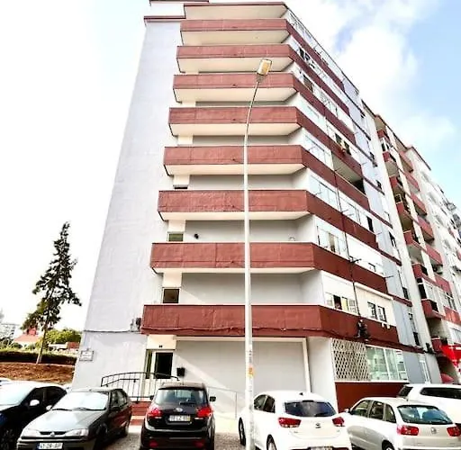 Apartmán New-romantic Near The Beach! Paço de Arcos